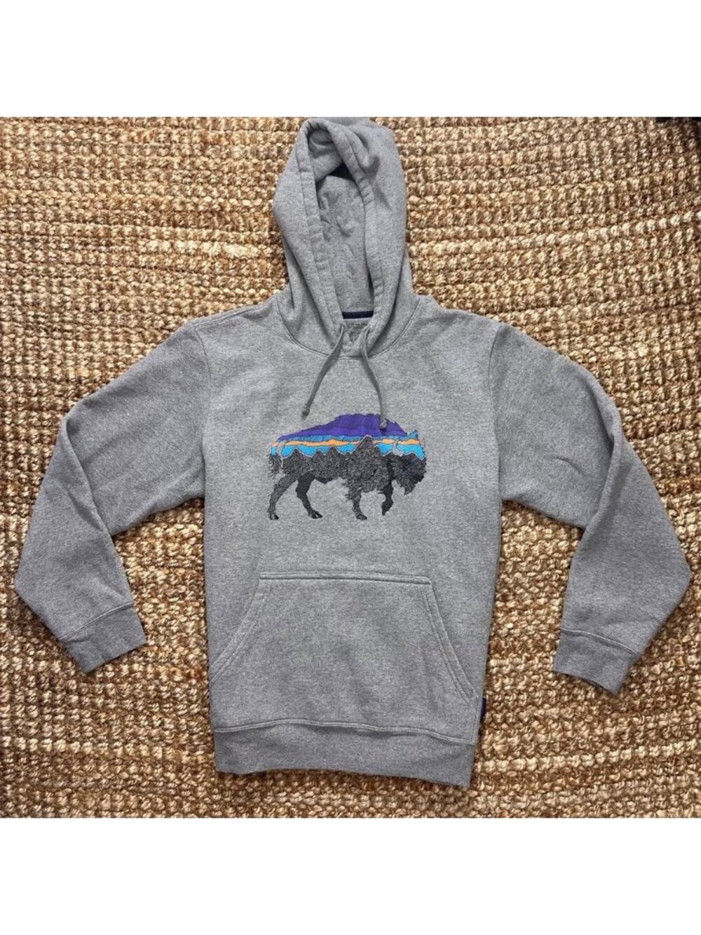 Patagonia Men’s Uprisal Hoodie Graphic Sweatshirt Grey Bison Buffalo Medium